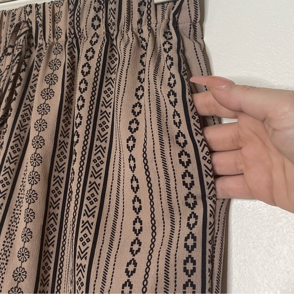 SHEIN beige and black boho pull up pants - Picture 4 of 6